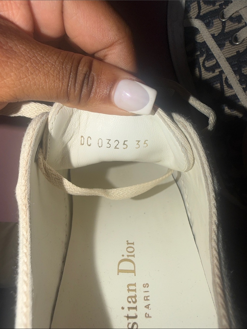 Dior Oblique Low-Top Sneakers in Navy and Cream - Picture 5 of 5